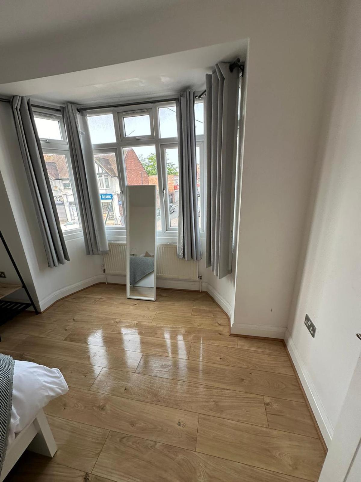 לונדון Central & Cozy 3Br Apt - High Chair - Free Parking מראה חיצוני תמונה