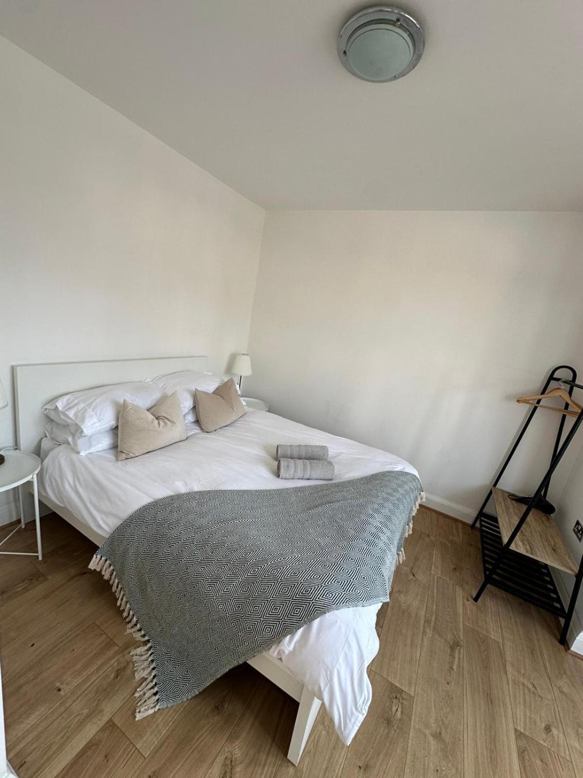 לונדון Central & Cozy 3Br Apt - High Chair - Free Parking מראה חיצוני תמונה